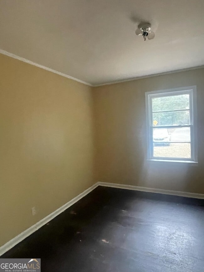 Building Photo - 211 Poplar St