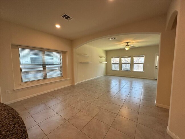 Foto del edificio - 14114 Madrigal Ln