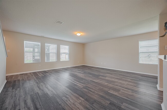 Building Photo - 2315 Zephyr Ln