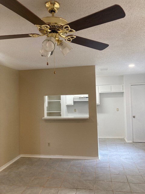 Foto del edificio - 12114 Fawnway Dr