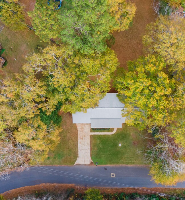 Foto del edificio - 311 Hillcrest Ct