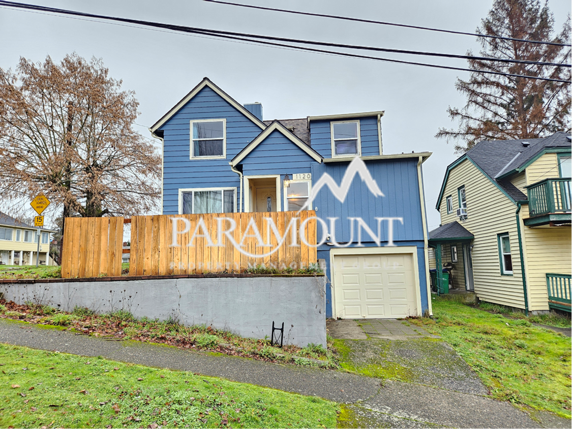 Primary Photo - 5 Bedroom Corner Lot Home in Bremerton!