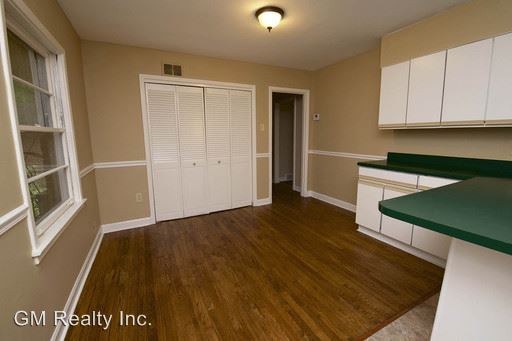 Building Photo - 1380 Oak Ridge Dr