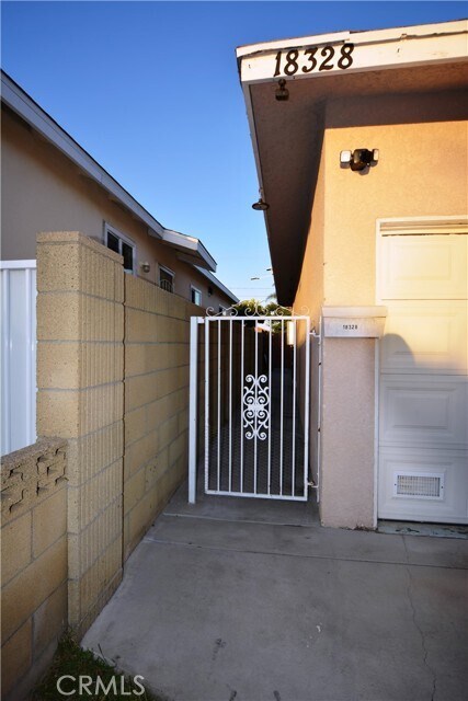 Foto del edificio - 18328 Devlin Ave