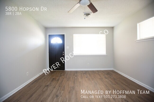 Foto del edificio - 5800 Hopson Dr