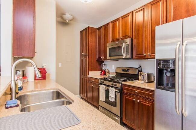 Foto del edificio - 1132 Grace Hill Dr