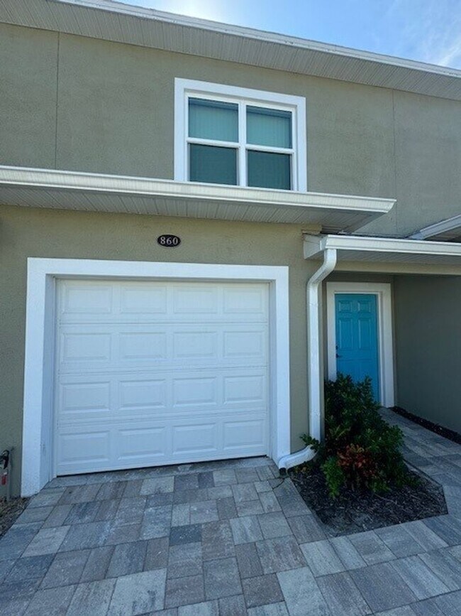 Building Photo - 860 Paddleboard Ct
