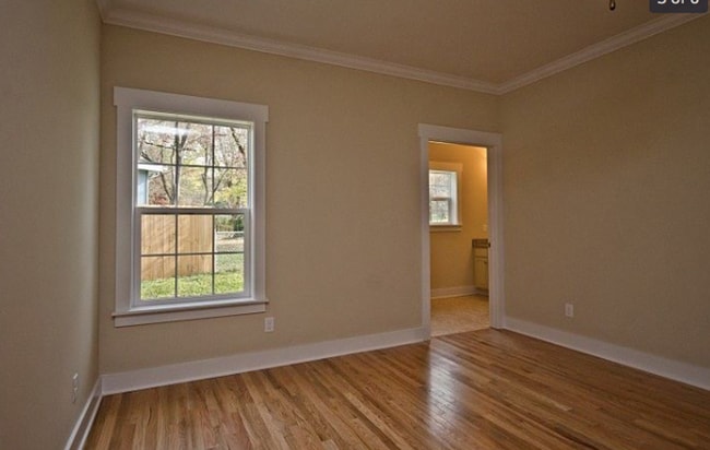 Building Photo - Townhouse walking distance from Black Moun...