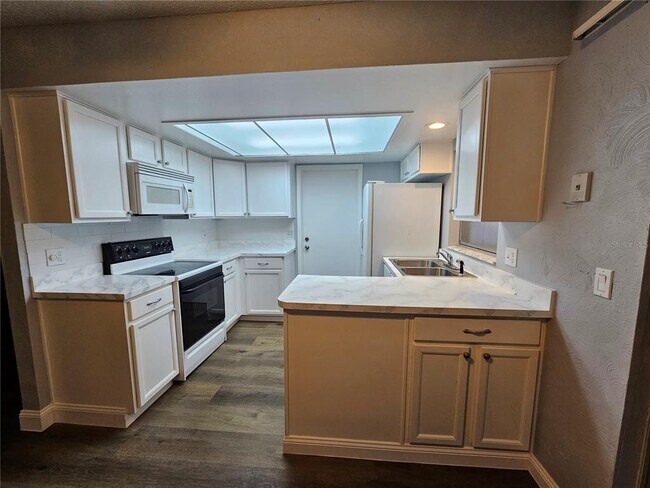 Building Photo - 12020 Dakota Woods Ln