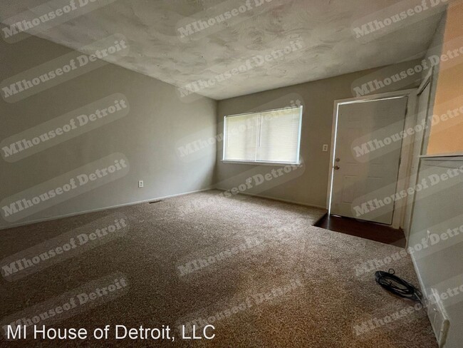 Building Photo - 3 br, 1 bath House - 18090 Biltmore