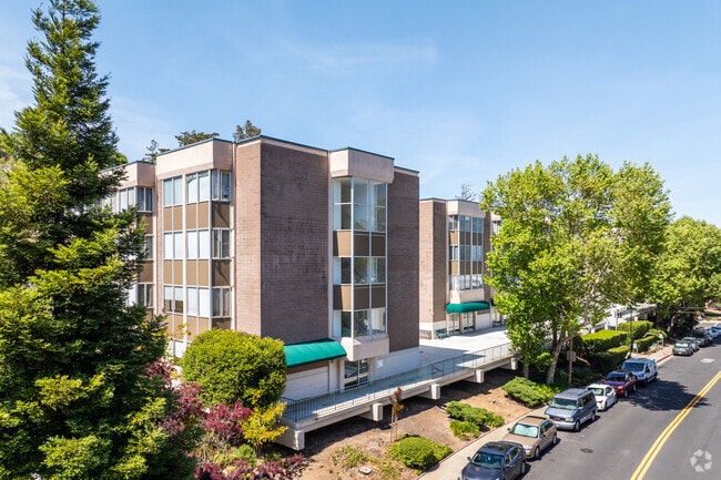 Primario - Bonnie Brae Terrace, A 62+ Community