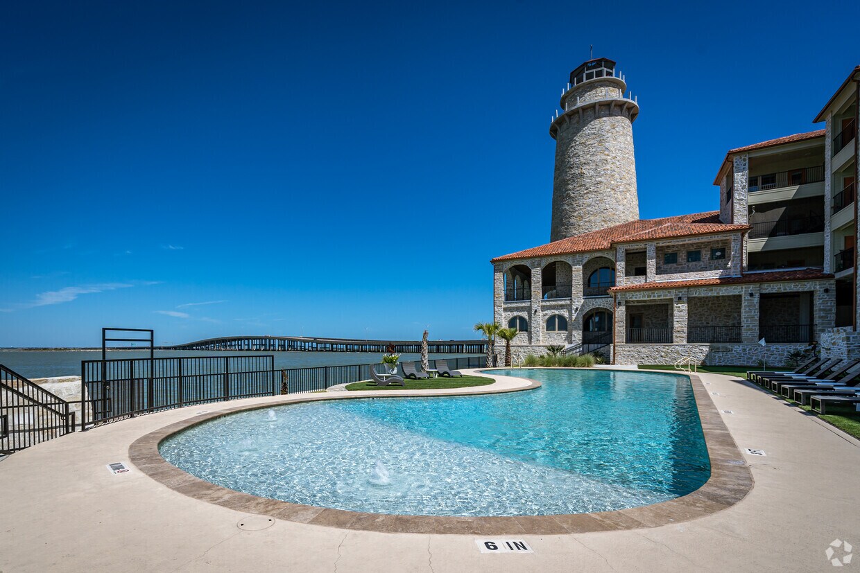 Lighthouse Pointe Apartments in Corpus Christi, TX