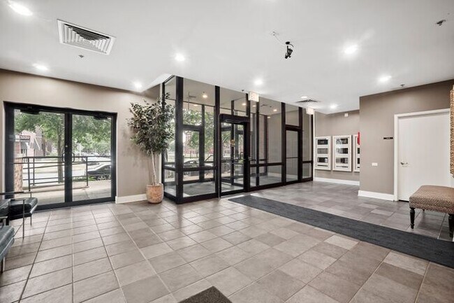 Foto del edificio - 1000 E 53rd St