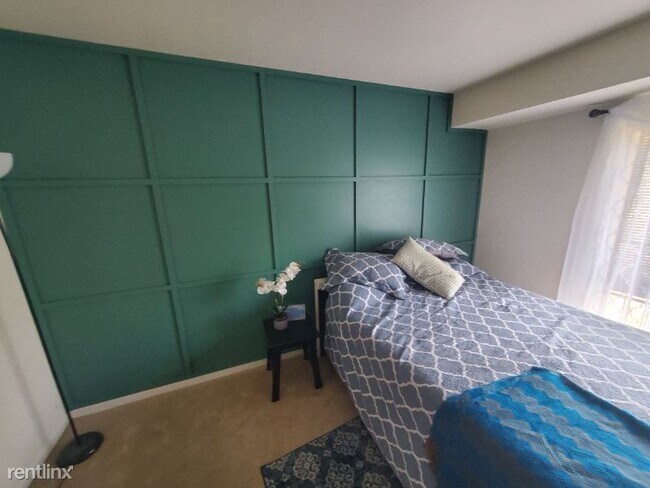 Building Photo - 2 br, 1.5 bath Condo - 11620 VANTAGE HILL ...