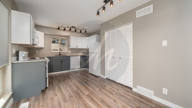 Foto del edificio - Updated ranch style condo in Vista Grande