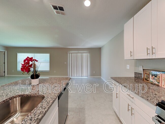 Building Photo - 10326 Scarlet Skimmer Dr