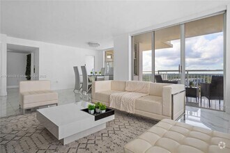 Building Photo - 18051 Biscayne Blvd