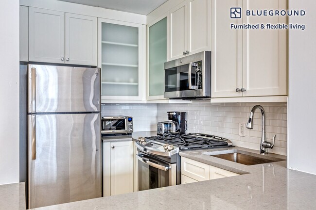 Foto del edificio - 60 W 66th St