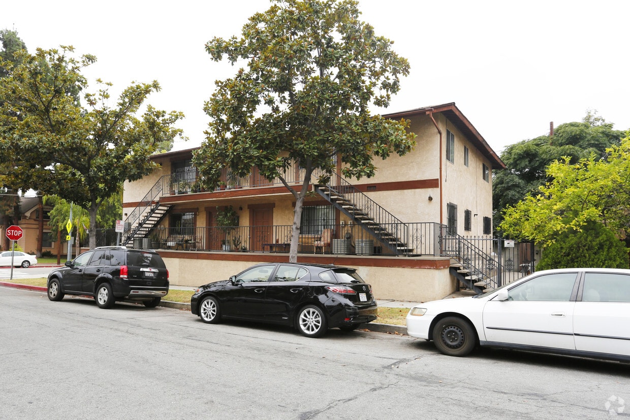 Exterior - 823 E Wilson Ave