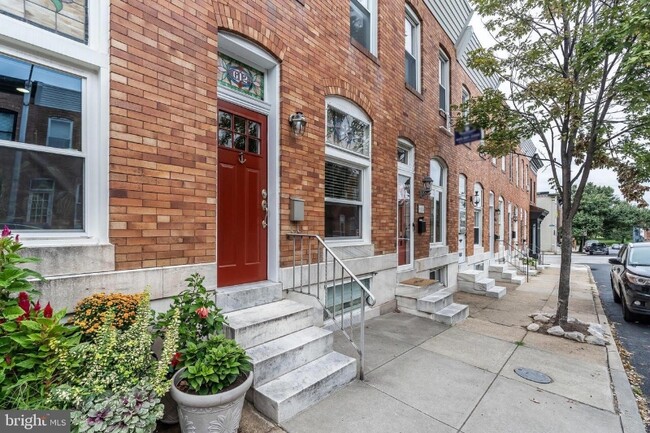 Building Photo - 612 S Decker Ave