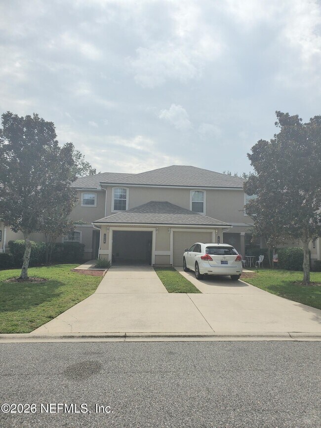 Building Photo - 1625 Vineland Cir