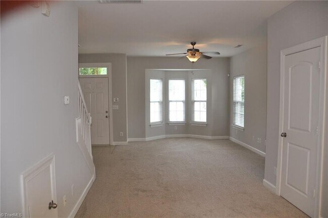 Building Photo - 4505 Brassfield Dr