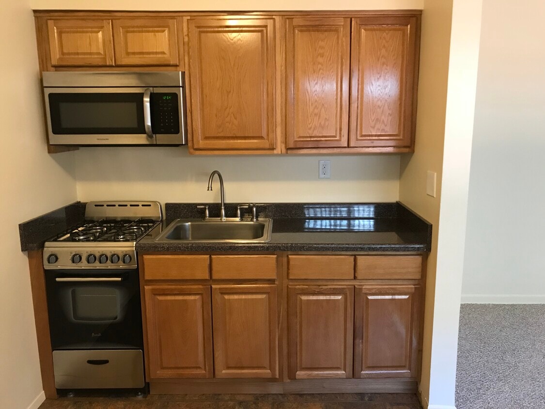 Kitchen - The Niche at Roman Gardens