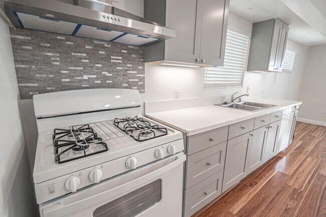 Foto del edificio - COMING SOON! Accessory Dwelling Unit -  2 ...