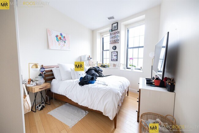 Foto del edificio - 450 Harrison Ave