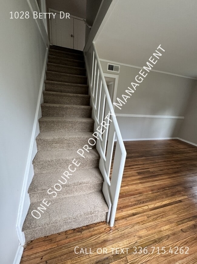 Building Photo - 1028 Betty Dr