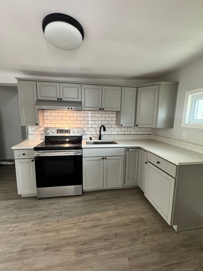 Building Photo - 45 Wood Ave