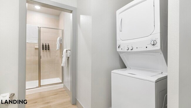 Foto del edificio - 2422 S Carrier Pkwy
