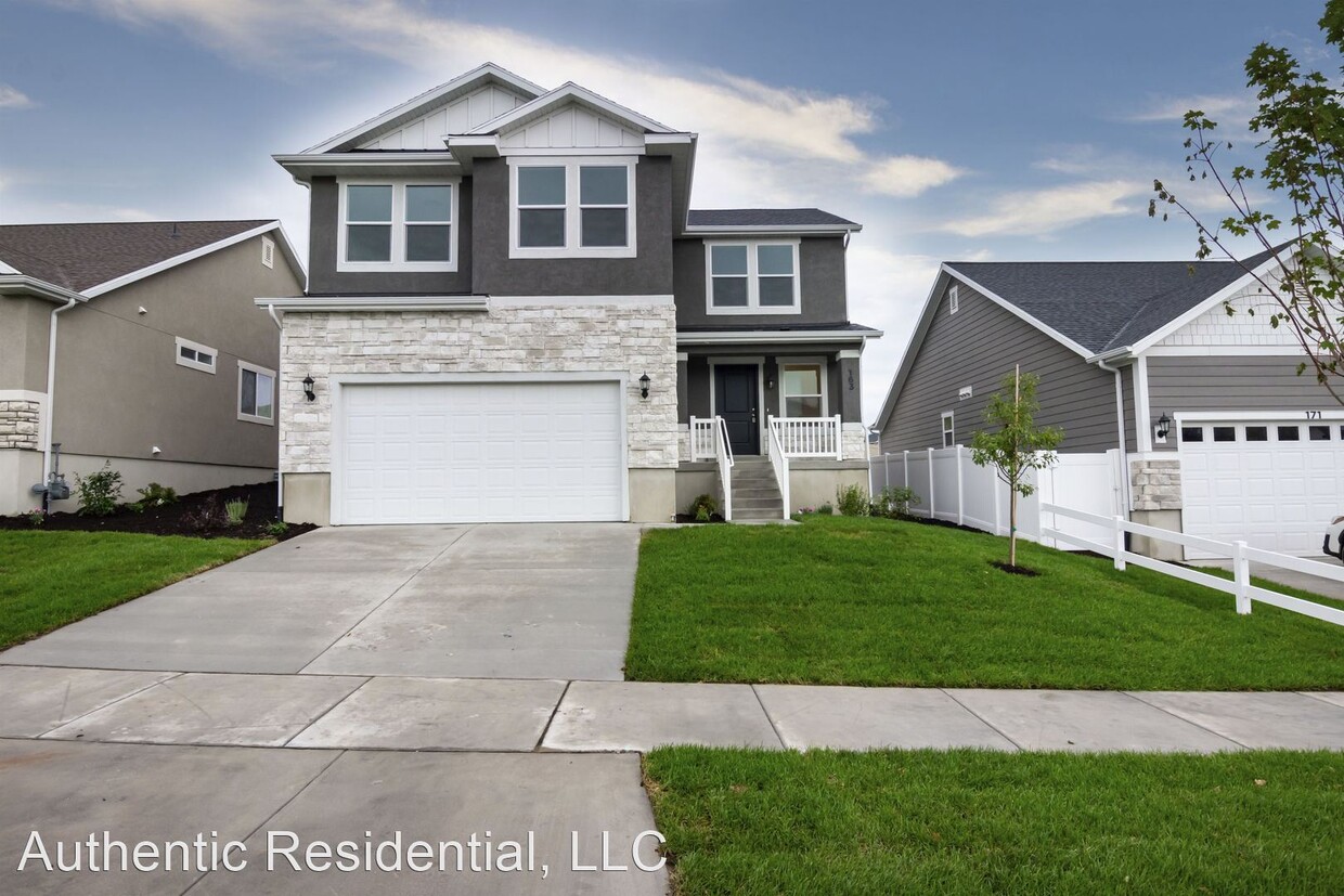 Primary Photo - 4 br, 3.5 bath House - 149 N Stonegate Drive