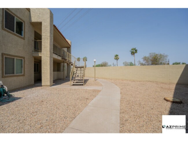 Foto del edificio - Modern Comfort &amp; Prime Location in Mes...