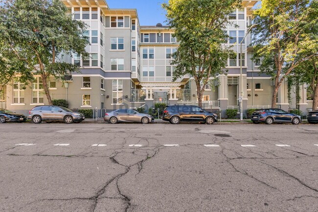 Building Photo - 655 12th St