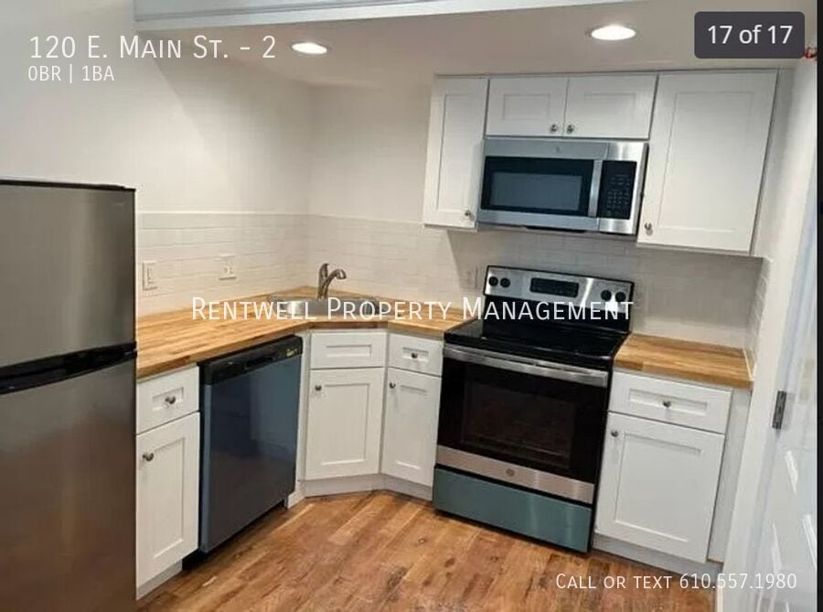 Foto principal - 120 E Main St