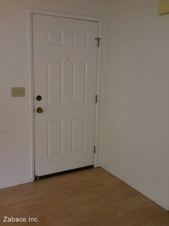 Building Photo - 2 br, 1 bath House - 2444 Sycamore Lane #1