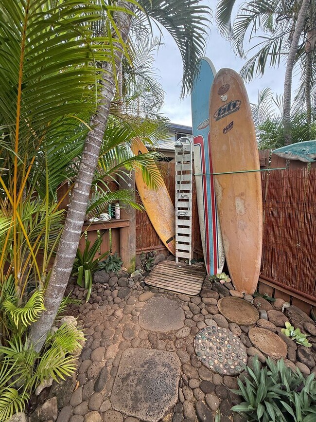 Building Photo - Dog Friendly 3 Bed / 2 Bath Home with Backyard Oasis