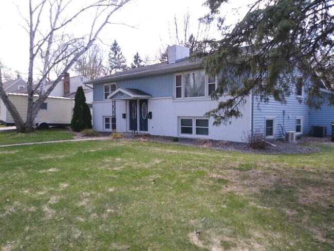Front of property - 419 N Davis Ave