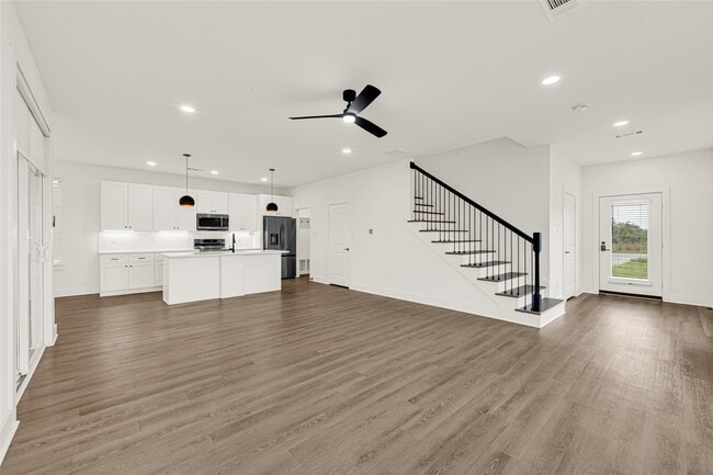 Building Photo - 659 Rd 5846