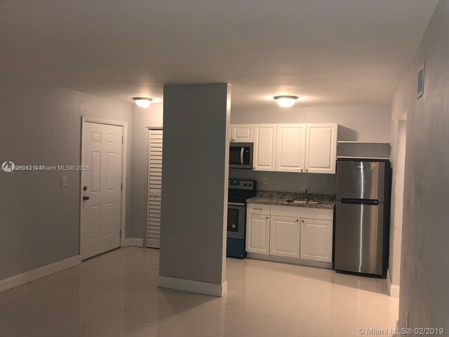 Foto del edificio - 1479 NW 16th St