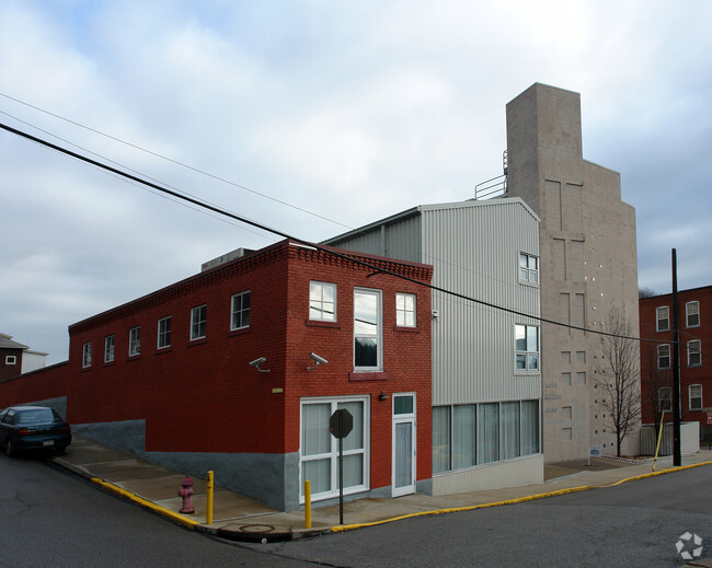 Foto del edificio - Lloyd McBride Court