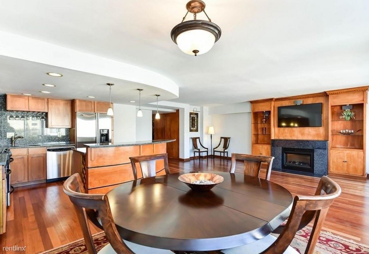 Foto principal - 2 br, 2 bath Condo - 999 Green St Apt 1004