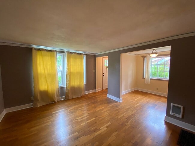 Building Photo - 544w13