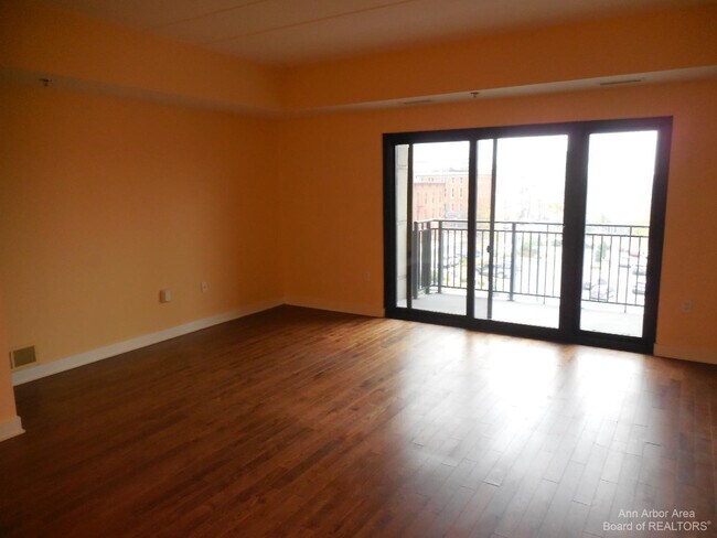Building Photo - 111 N Ashley St