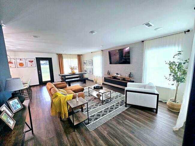 Foto del edificio - RENT SPECIAL! $1,700+ SAVINGS ON THIS CHARMING HOME IN PINEY CHAPEL!