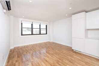 Interior Photo - 1410 Columbia