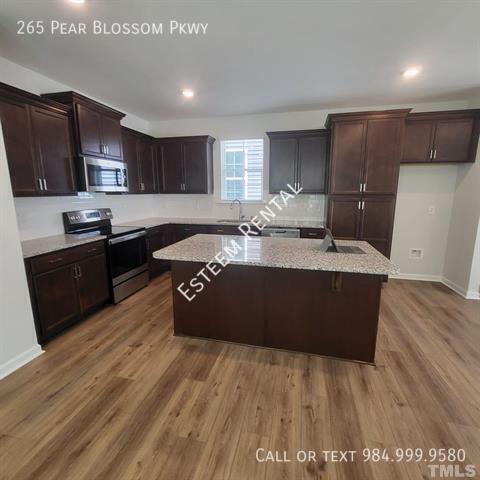 Foto del edificio - 265 Pear Blossom Pkwy