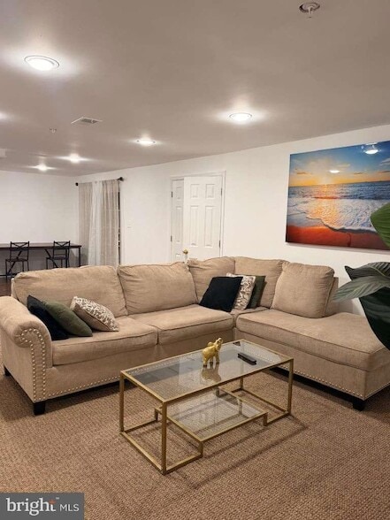 Building Photo - 3213 Valley Forest Dr