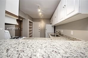 Building Photo - 6886 N Kendall Dr  D308 Pinecrest Fl 33156